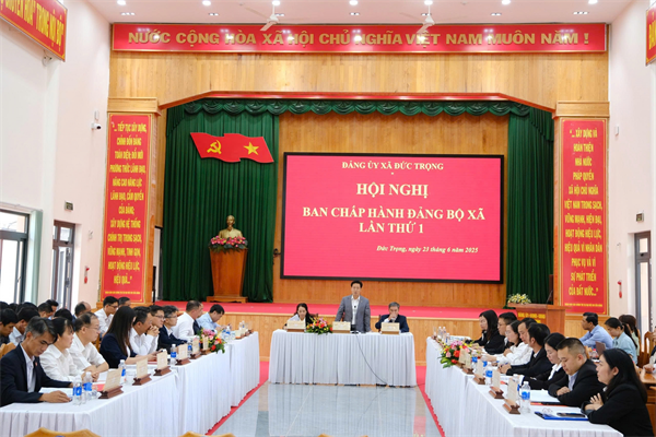 Trao tặng quà tết 2026 cho bà con xã Hàm Liêm3