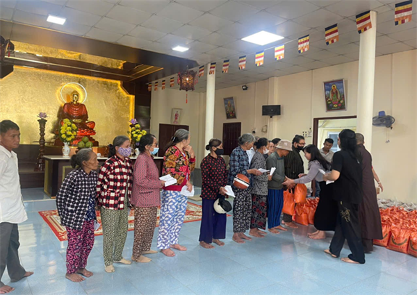 Trao tặng quà tết 2026 cho bà con xã Hàm Liêm5