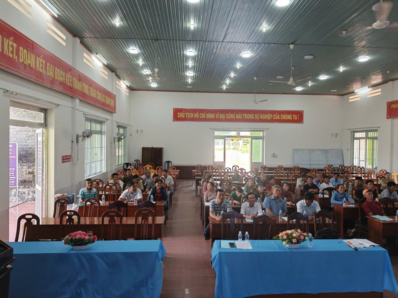      Các đại biểu dự Lễ ra mắt